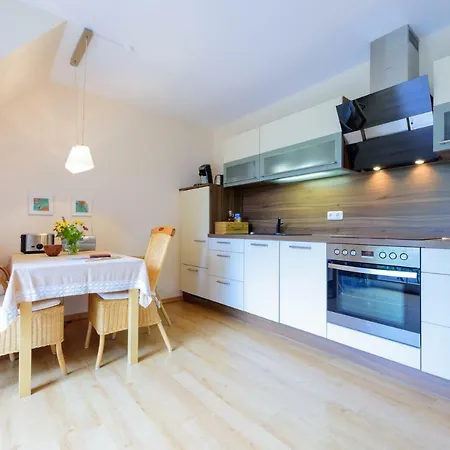 Arielle Nr 6 - Fuer Schoenste Zeit Des Jahres - Apartment